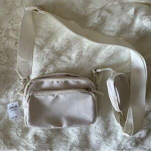 american eagle | NWT white nylon fanny pack/crossbody belt bag